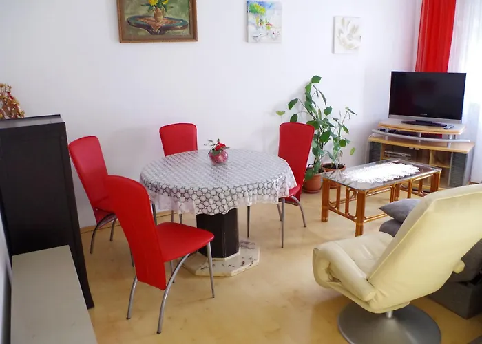 Kolma Center With Balcony Apartment